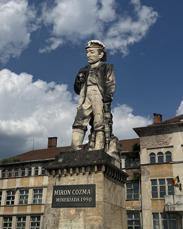Statuia “Minerul” din Piața Revoluției, Baia Mare, va primi identitate.